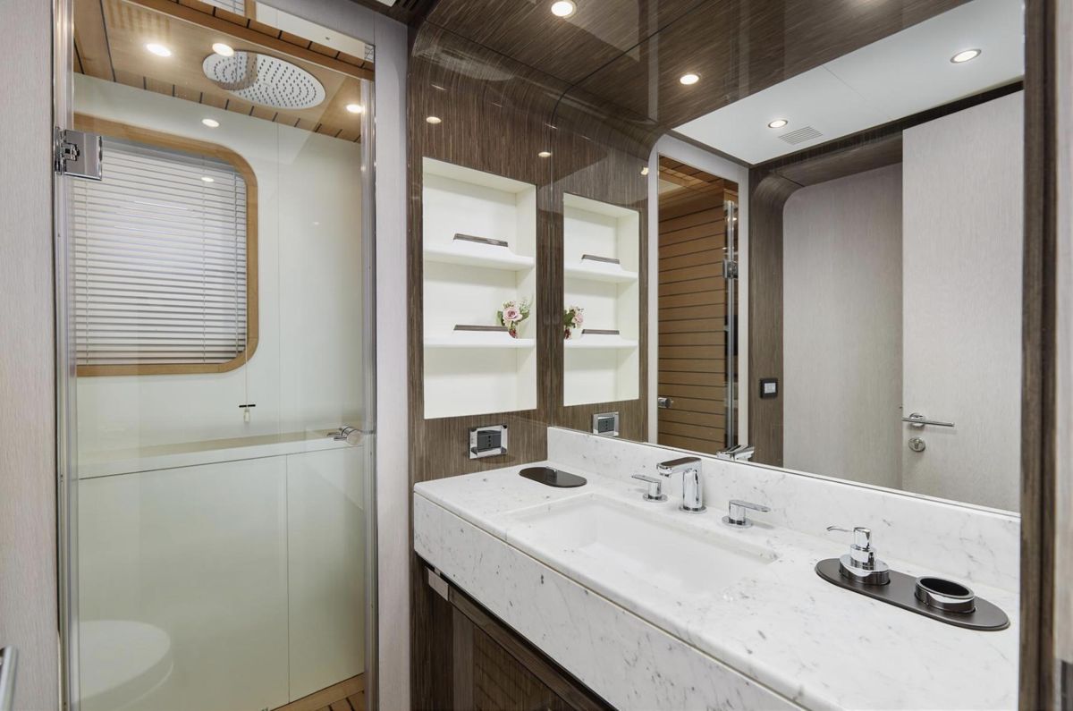 2018 Azimut 95 