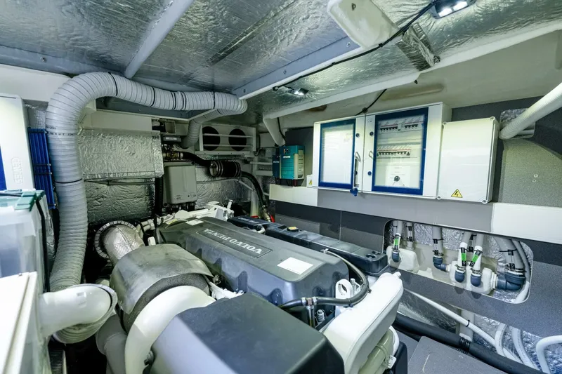  Yacht Photos Pics 2023 Absolute 60 Fly Prisma - Image 58