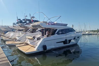 Ferretti Yachts 500