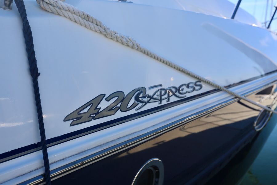 2008 Cruisers Yachts 420 Express