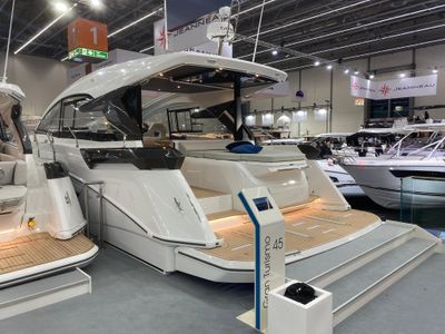 Yacht