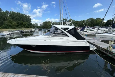 Regal 3760 Commodore
