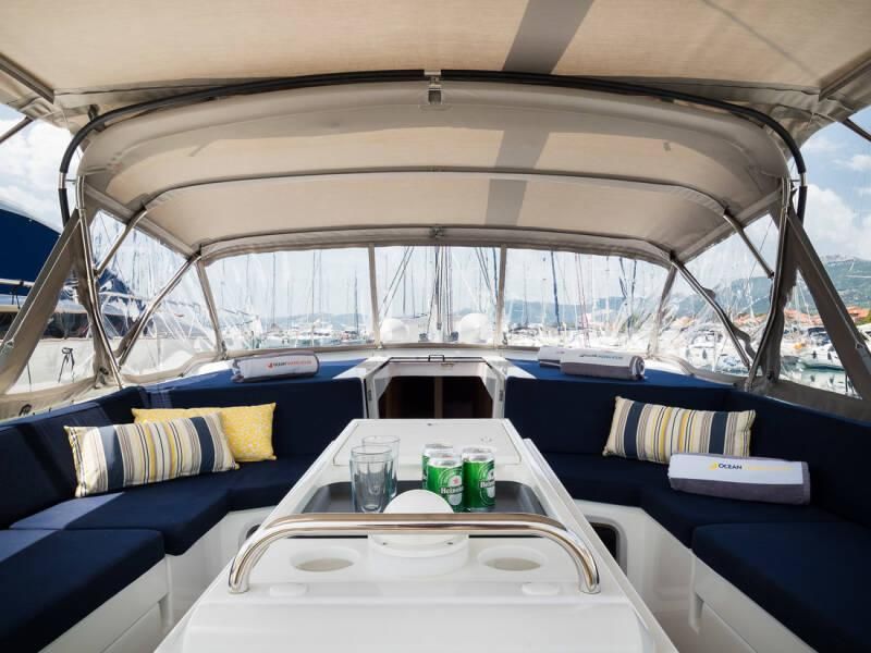2018 Beneteau 52 