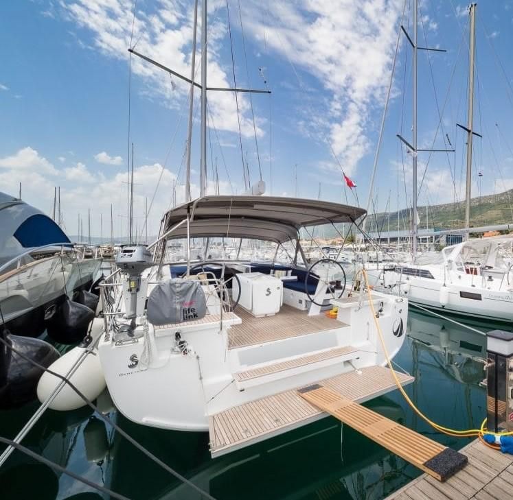 2018 Beneteau 52 