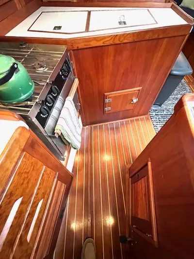 Relentless Yacht Photos Pics 