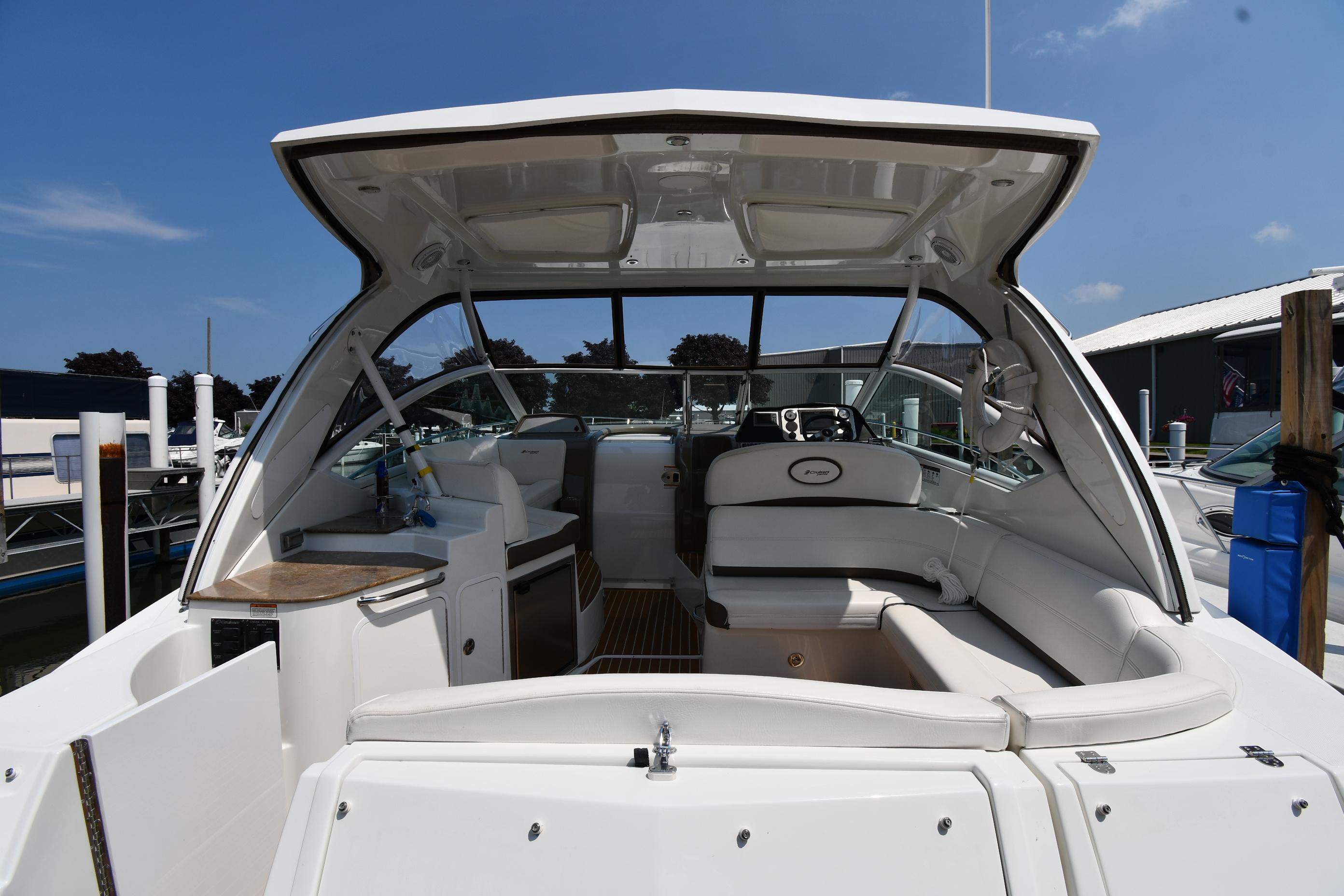 2008 cruisers yachts 360 express