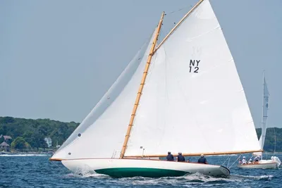 Herreshoff New York 30