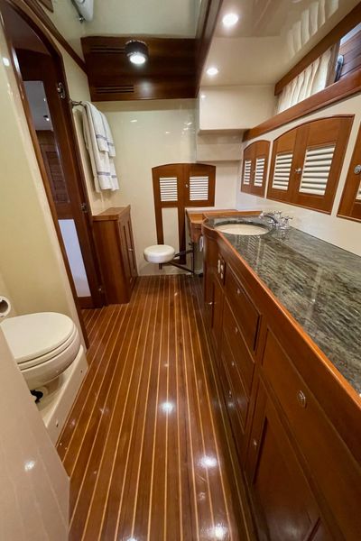 2005 Marlow 70 Explorer