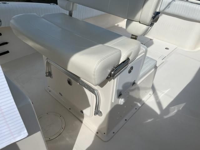 2015 Dusky 33 Center Console