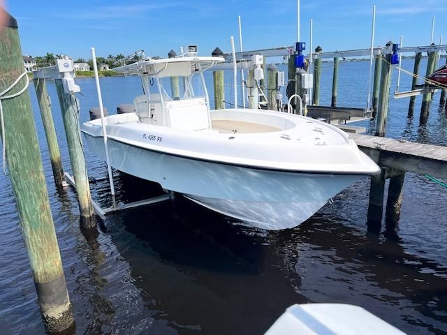 2015 Dusky 33 Center Console