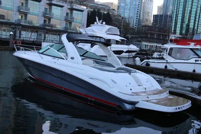 Sea Ray 290 SLX with caddy cabin
