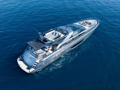 Yacht