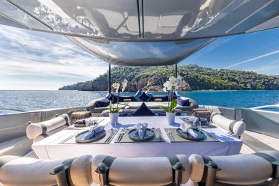 Yacht
