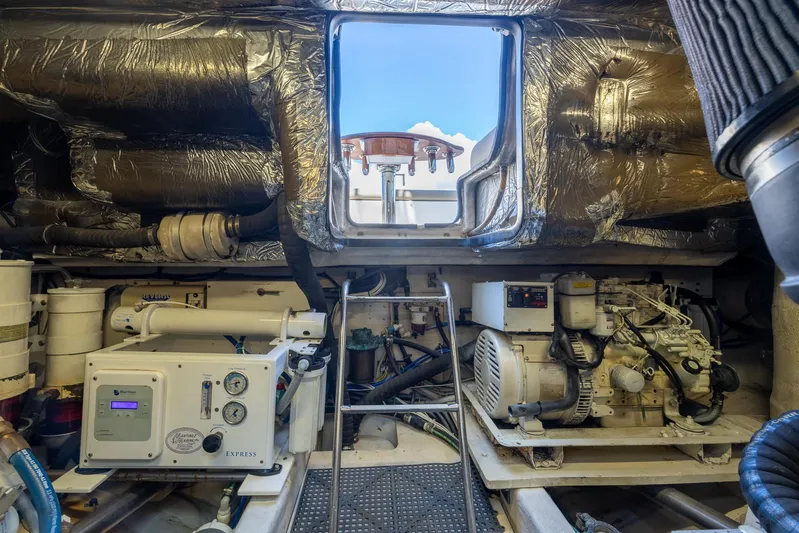 Mutiny Yacht Photos Pics Water maker and Genset