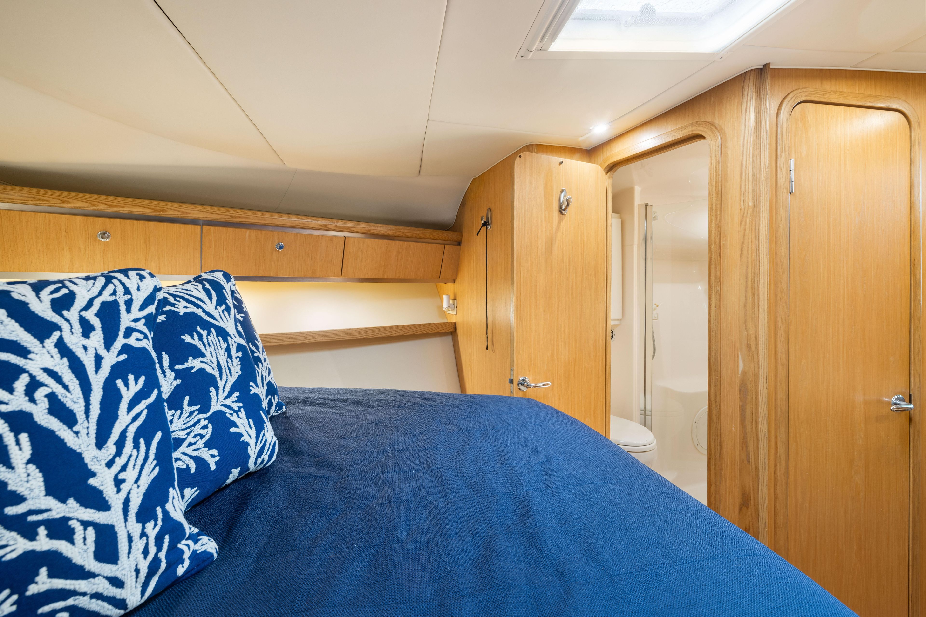 2005 Tiara Yachts 42 