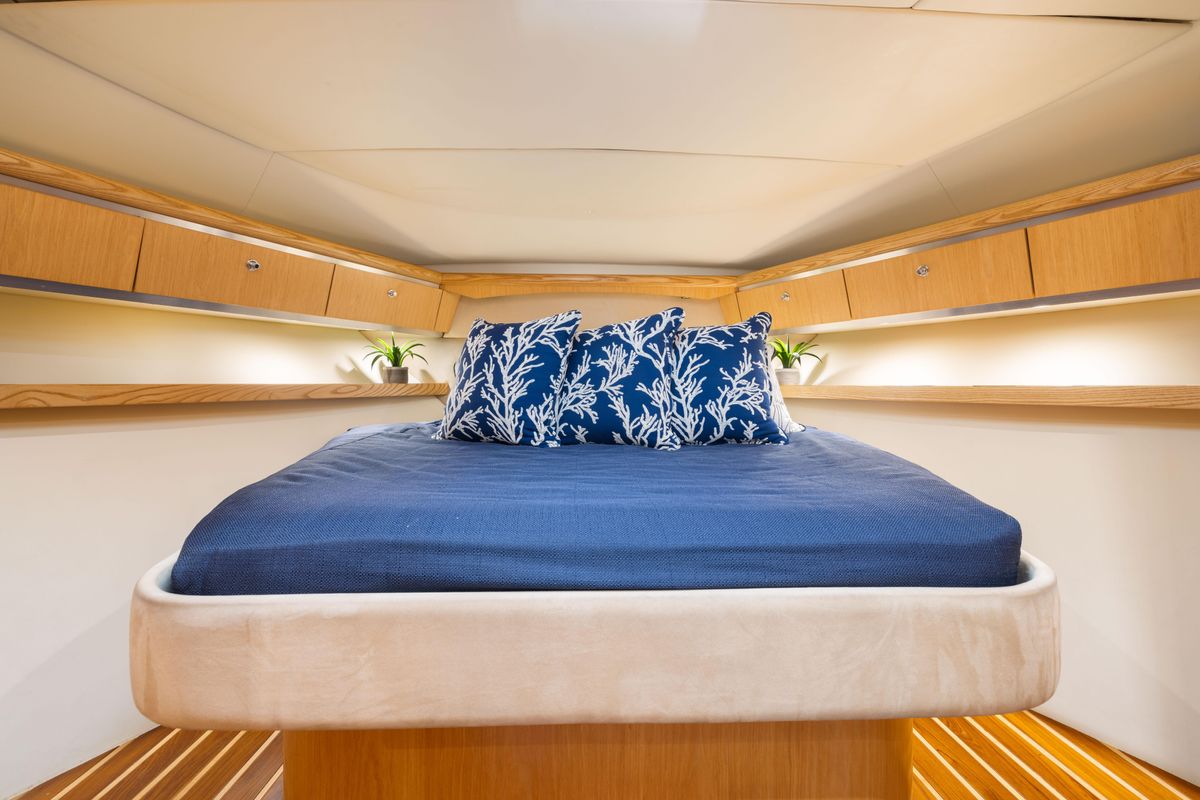 2005 Tiara Yachts 42 