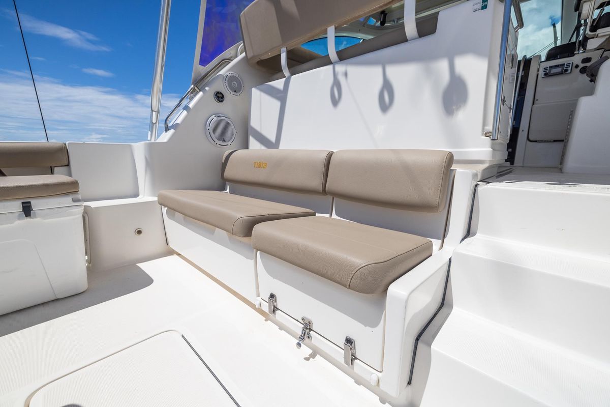 2005 Tiara Yachts 42 