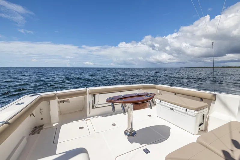 Mutiny Yacht Photos Pics Tiara Yachts 4200 Open 2005 on open sea.