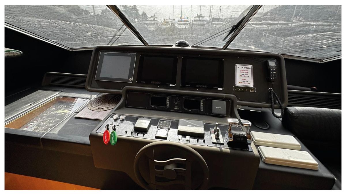 2008 Ferretti Yachts 74 