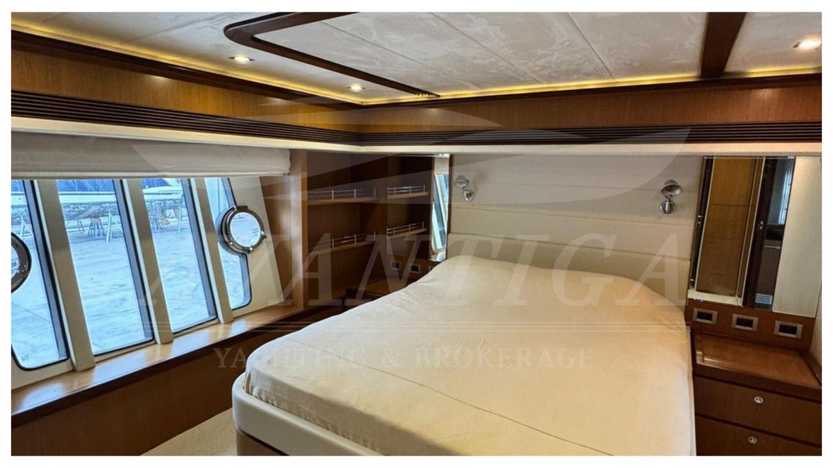 2008 Ferretti Yachts 74 
