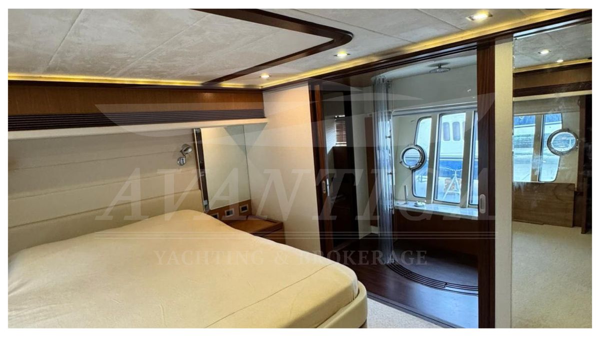 2008 Ferretti Yachts 74 