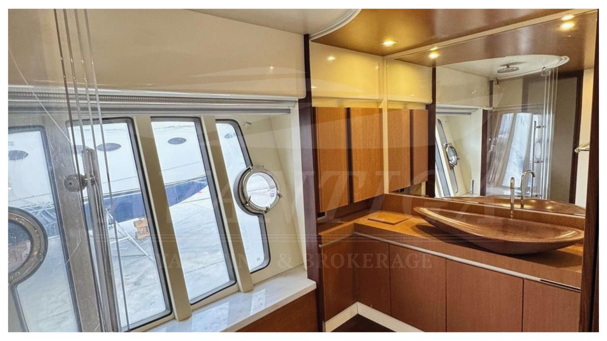 2008 Ferretti Yachts 74 