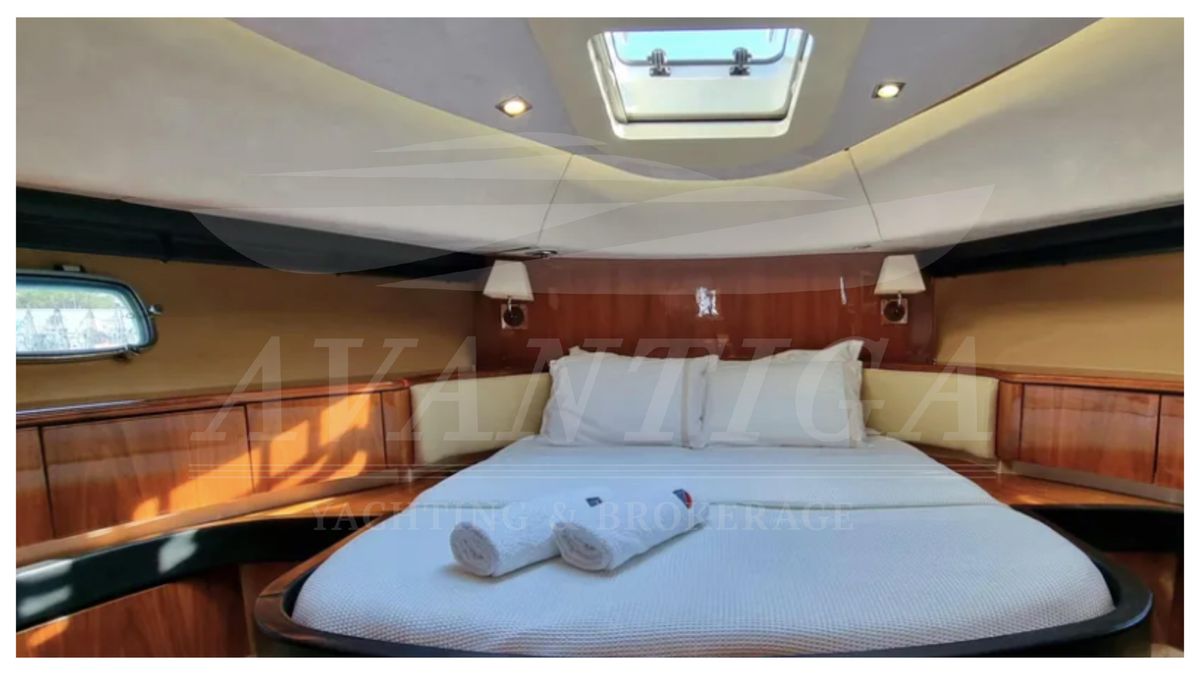 2009 Fairline 72 