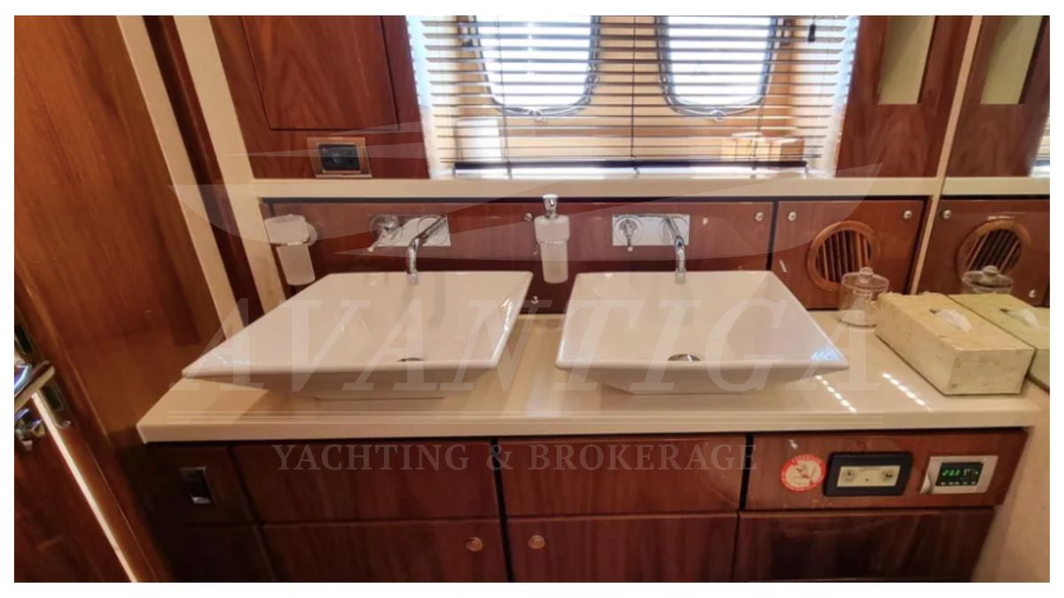 2009 Fairline 72 