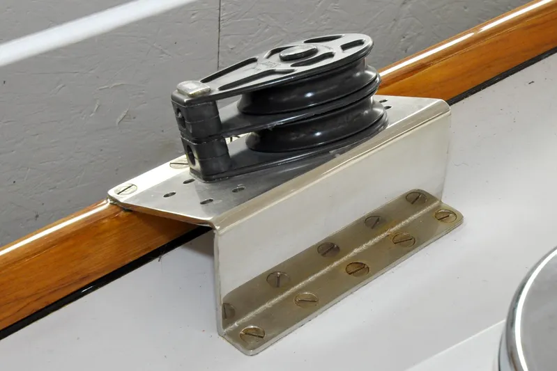 Night Train Yacht Photos Pics Pulley system on 1986 Hinckley Sou'wester 51 sailboat deck.