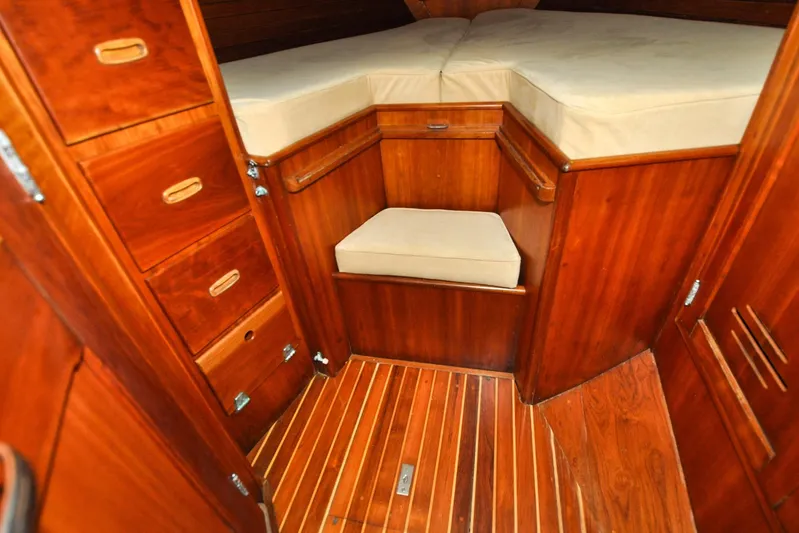 Night Train Yacht Photos Pics 