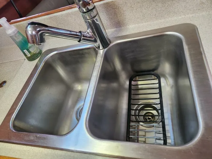 Soleyah Yacht Photos Pics 