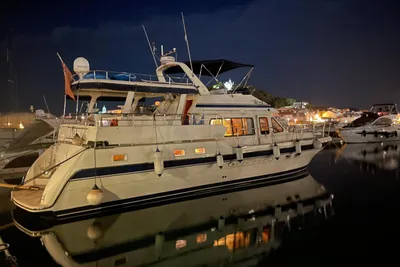 2005 Trader 535 Signature