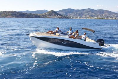 2023 Quicksilver Activ 755 Sundeck