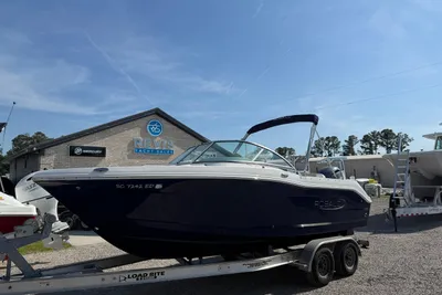 Robalo R207 Dual Console