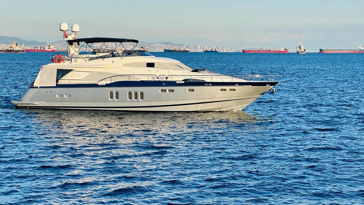 2004 Fairline 74 