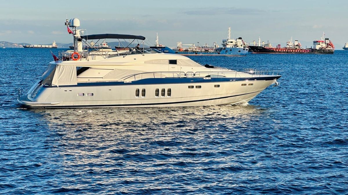2004 Fairline 74 
