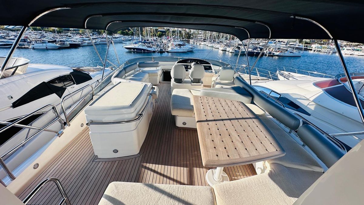 2004 Fairline 74 