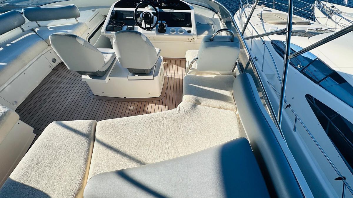 2004 Fairline 74 