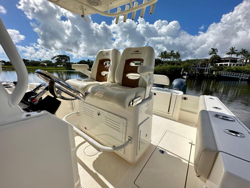 2020 Cobia 280 Center Console