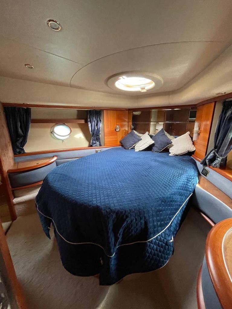 2005 Azimut 64 