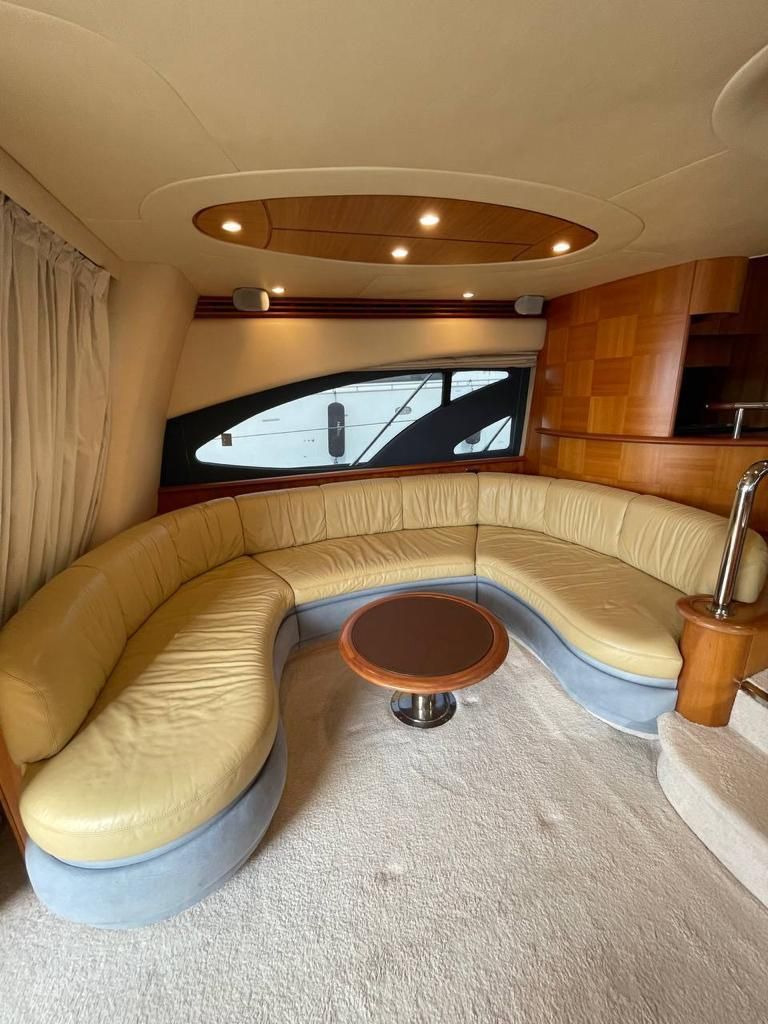 2005 Azimut 64 