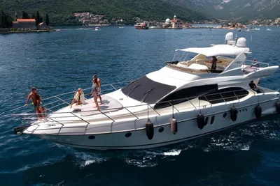 2005 Azimut 62E