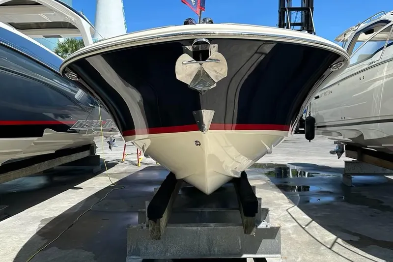  Yacht Photos Pics 2019 Chris-Craft Corsair 30 boat on display, showcasing sleek design and craftsmanship.