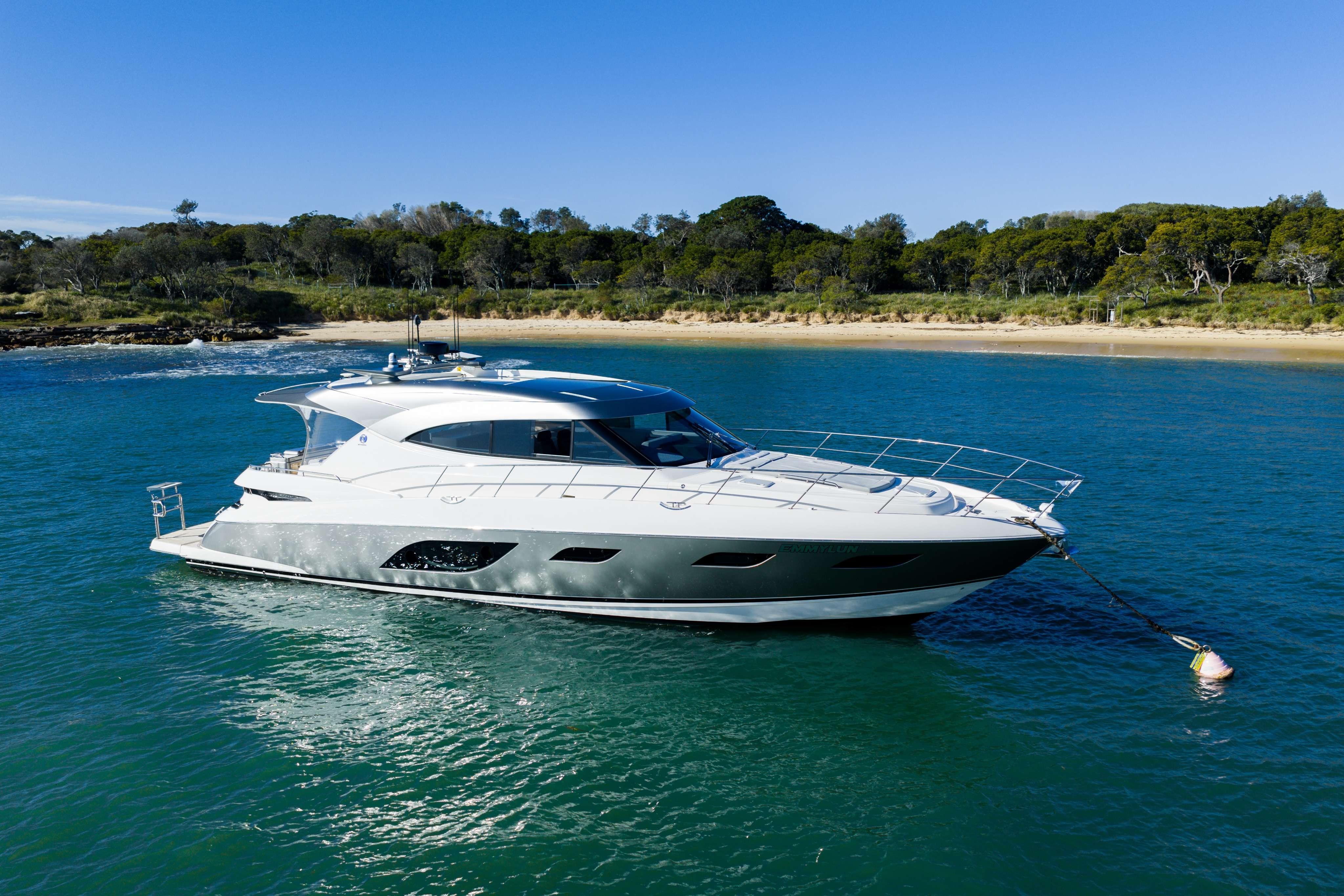 Riviera 6000 Sport Yacht Platinum Edition