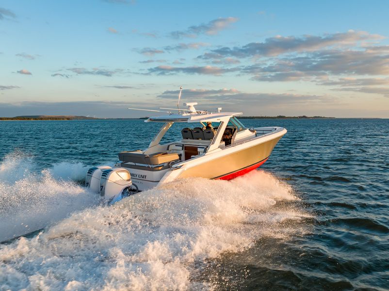 2019 Tiara Sport 38 LS