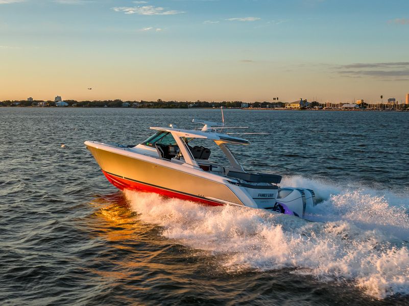 2019 Tiara Sport 38 LS