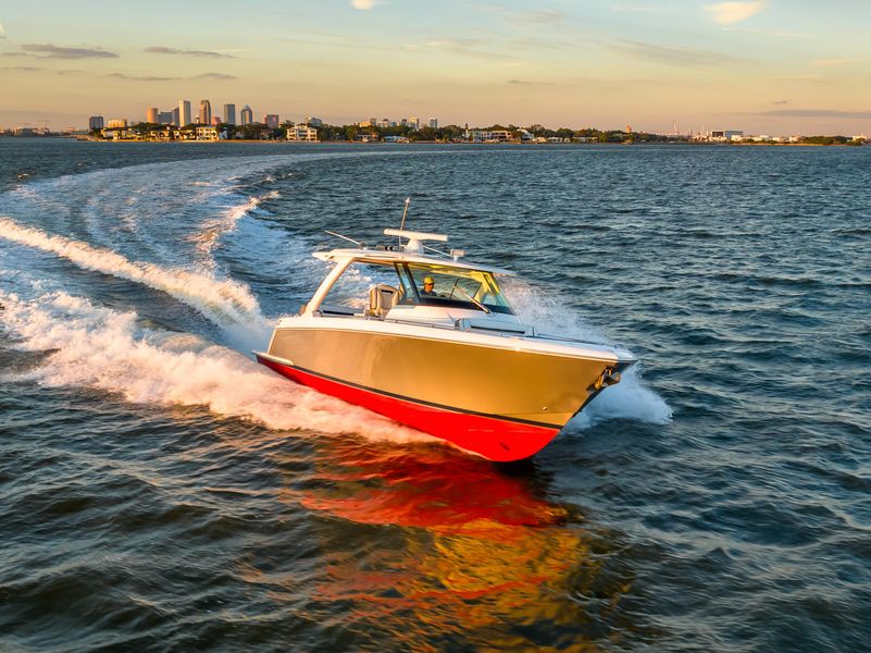 2019 Tiara Sport 38 LS