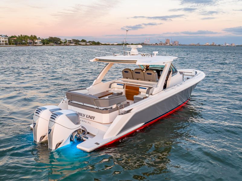 2019 Tiara Sport 38 LS