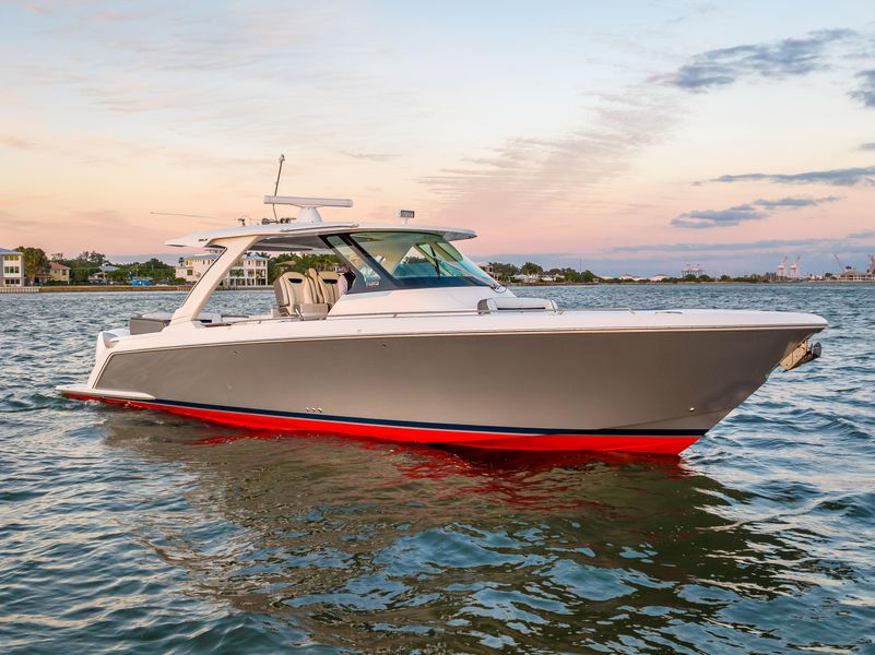 2019 Tiara Sport 38 LS