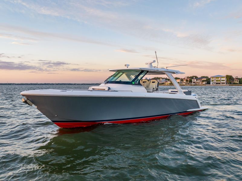 2019 Tiara Sport 38 LS